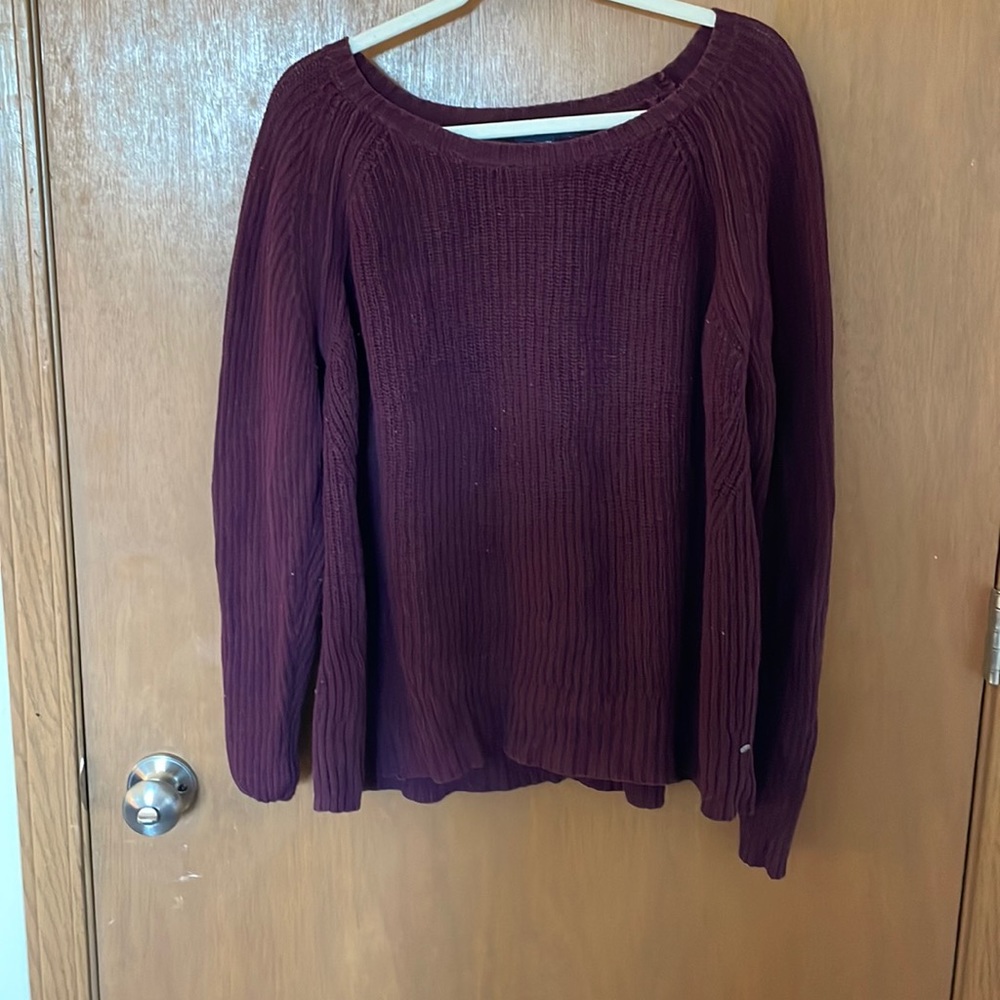American Eagle Maroon Sweater